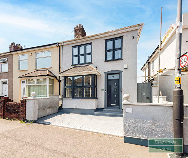 3 Bedroom End Of Terrace House For Sale In New Queen Street, Kingswood, Bristol, BS15
