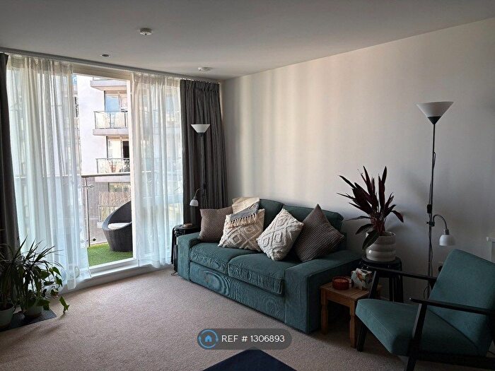 2 Bedroom Flat To Rent In Trico House, Brentford, TW8