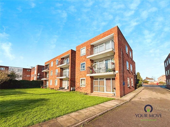 1 Bedroom Flat For Sale In Lessness Park, Belvedere, DA17