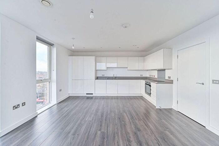 2 Bedroom Flat To Rent In Uncle New Cross, New Cross, London, SE14