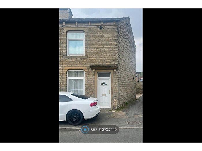 2 Bedroom End Of Terrace House To Rent In James St, Elland, HX5