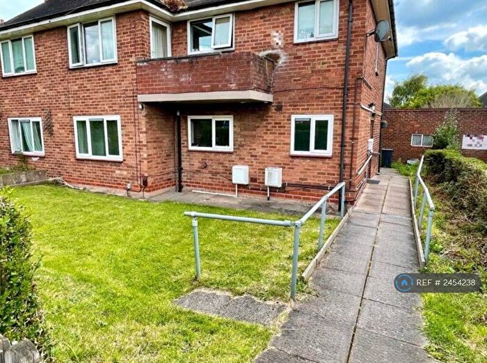3 Bedroom Maisonette To Rent In Darleydale Avenue, Birmingham, B44