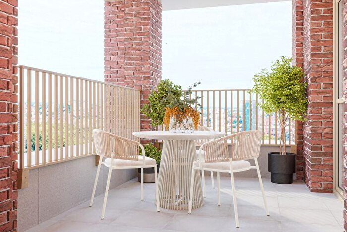 2 Bedroom Apartment For Sale In - Ilderton Road, London, SE15