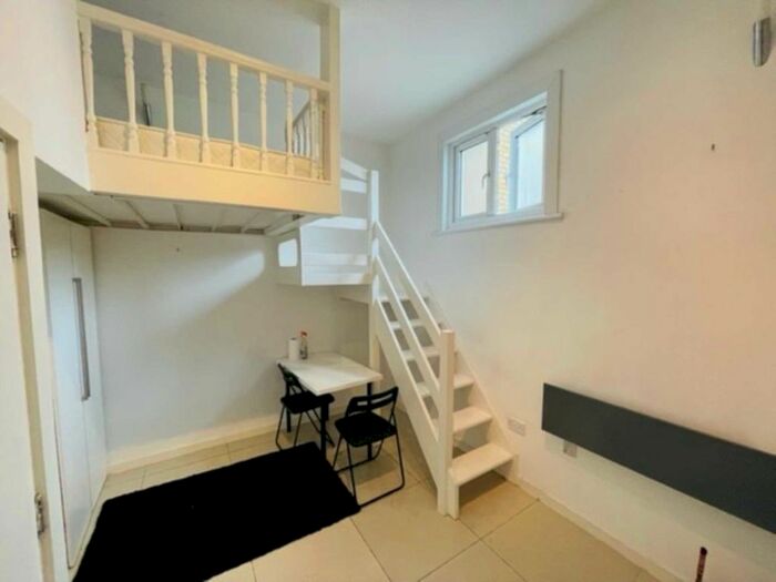 1 Bedroom Studio To Rent In Leytonstone Road, Stratford, E15