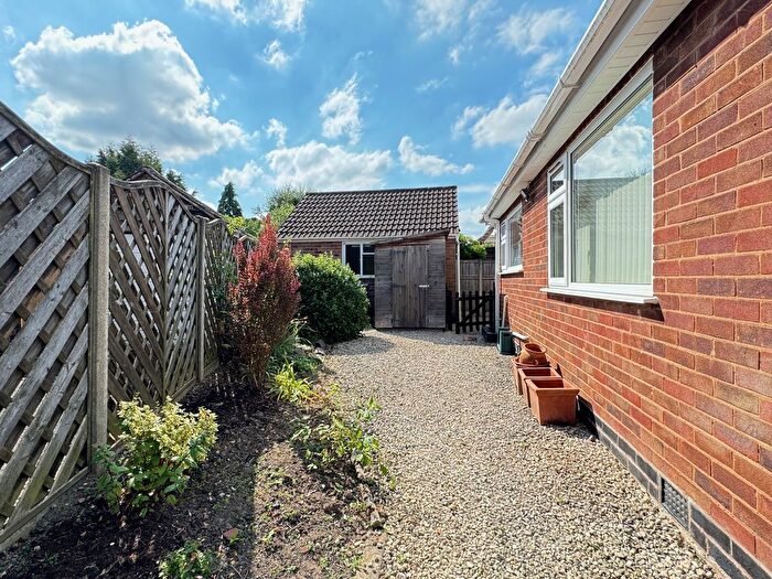 2 Bedroom Detached Bungalow For Sale In Newfield Avenue, Kenilworth, CV8