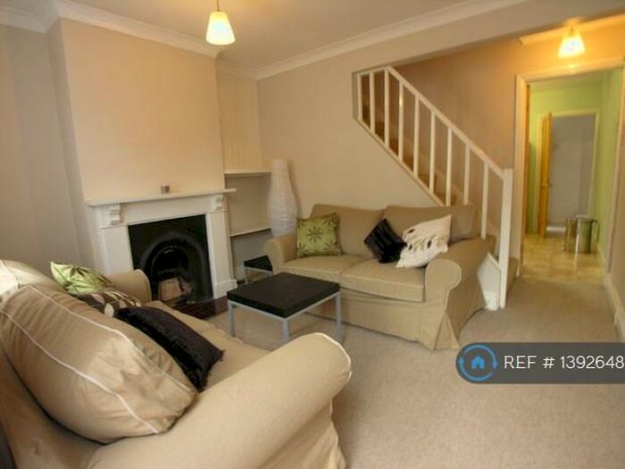 2 Bedroom Terraced House To Rent In Cannon Street, Reading, RG1