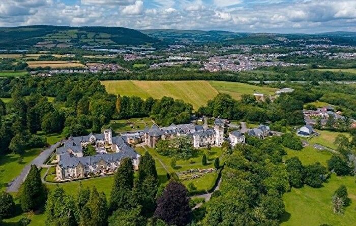 2 Bedroom Flat For Sale In Western Courtyard, Talygarn, Pontyclun, Rhondda Cynon Taff., CF72