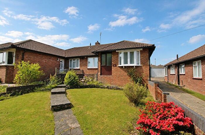 2 Bedroom Semi-Detached Bungalow For Sale In Meadowbank Road, Fareham, PO15