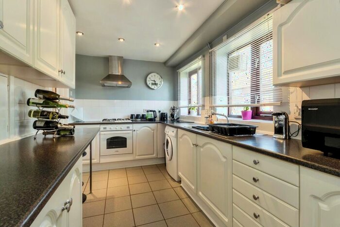 3 Bedroom Terraced House For Sale In Trenchard Close, Newton, Nottinghamshire, NG13