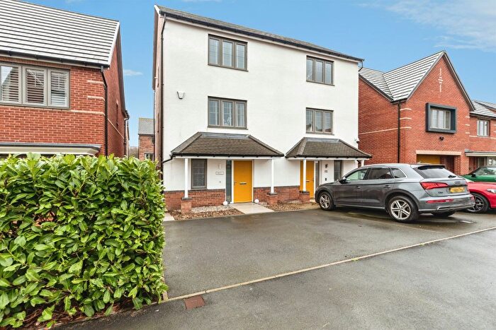 3 Bedroom Semi Detached House For Sale In Knight Street, Pontefract, WF8