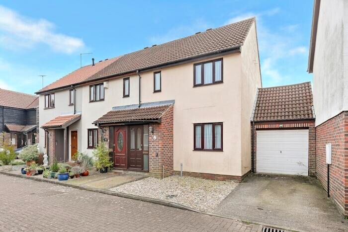 2 Bedroom End Of Terrace House For Sale In Kilnfield, Ongar, CM5