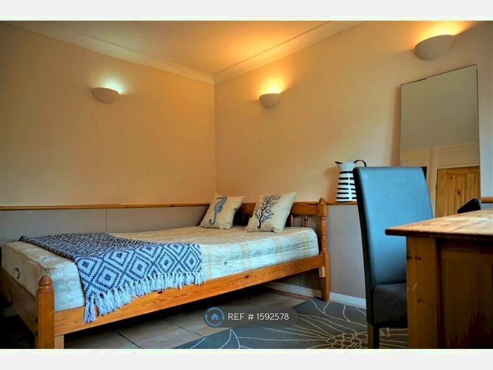 5 Bedroom Terraced House To Rent In Tennyson Avenue, Canterbury, CT1