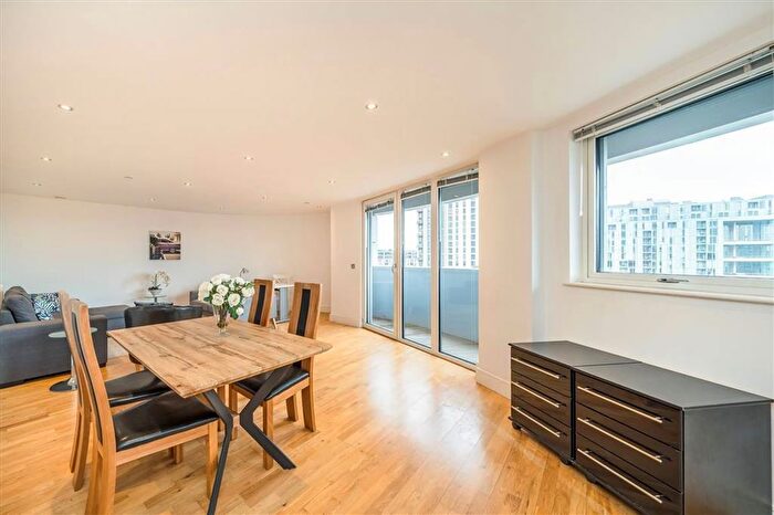 2 Bedroom Flat For Sale In Dowells Street, Greenwich, SE10