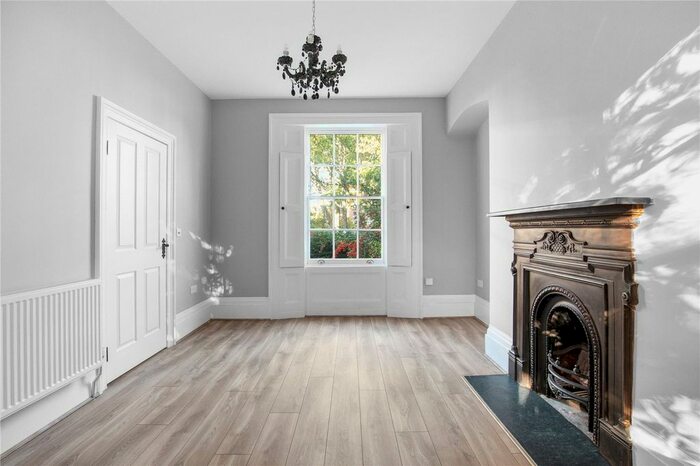 3 Bedroom Terraced House To Rent In Bingham Street, London, N1