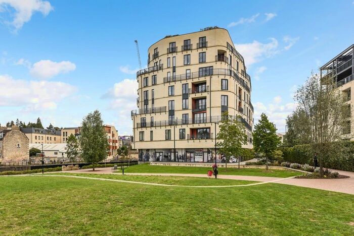 2 Bedroom Flat To Rent In Royal View, Victoria Bridge Road, Bath, BA2