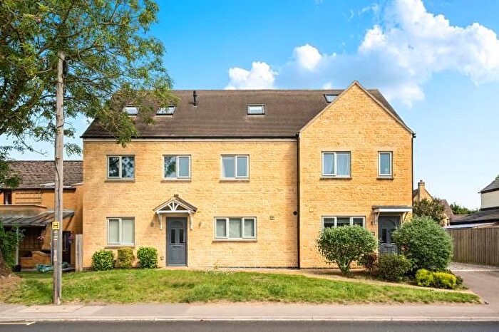1 Bedroom Flat For Sale In Chadwick Court, Stow Road, Moreton-In-Marsh, GL56