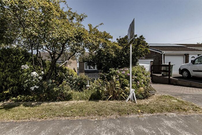 3 Bedroom Detached House For Sale In Gallery Lane, Holymoorside, Chesterfield, S42