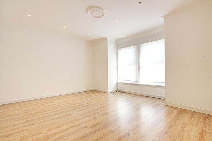1 Bedroom Flat To Rent In Mayfield Road, Enfield, EN3