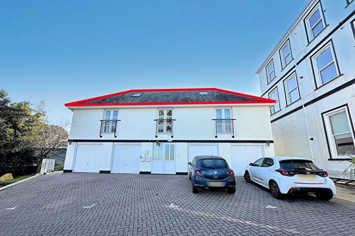 2 Bedroom Flat For Sale In Bar Road, Falmouth, TR11