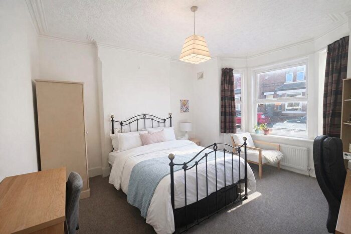 5 Bedroom Detached House To Rent In Midland Avenue, Nottingham, NG7