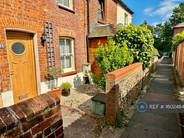 2 Bedroom Terraced House To Rent In Creswell Row, Marlow, SL7