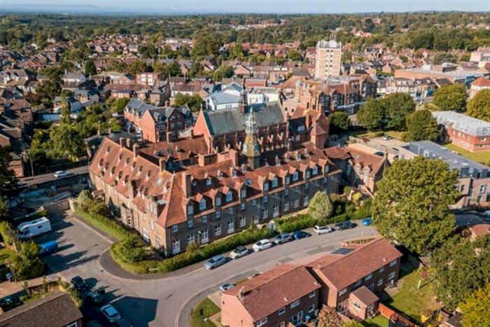 1 Bedroom Flat To Rent In Syresham Gardens, Haywards Heath, RH16