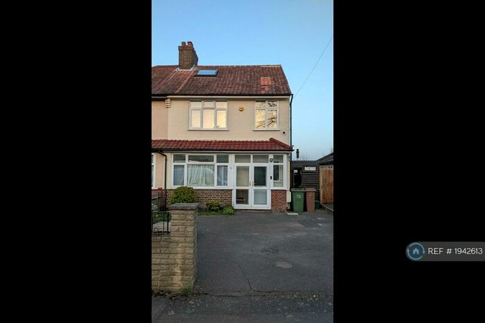 3 Bedroom Semi-Detached House To Rent In Windborough Road, Carshalton, SM5