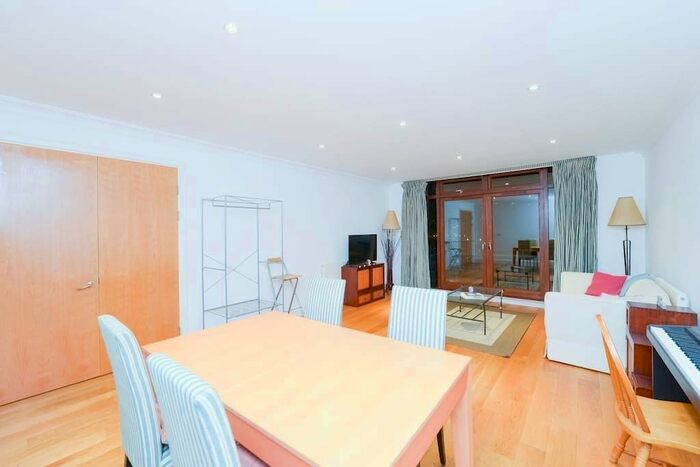 2 Bedroom Flat To Rent In Star Place, London, E1W