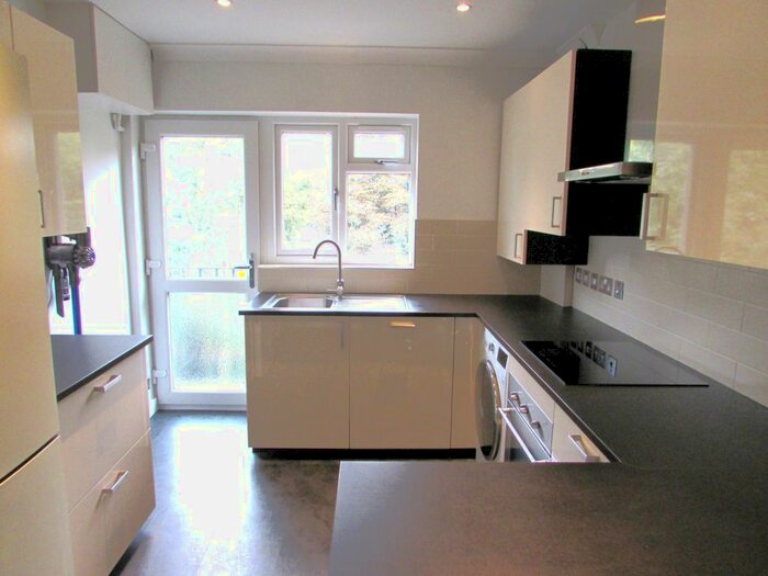 2 Bedroom Flat To Rent In High Mead, Harrow, Middlesex, HA1