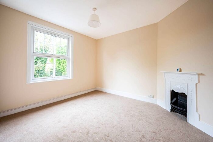 1 Bedroom Maisonette To Rent In Weston Road, Guildford, GU2