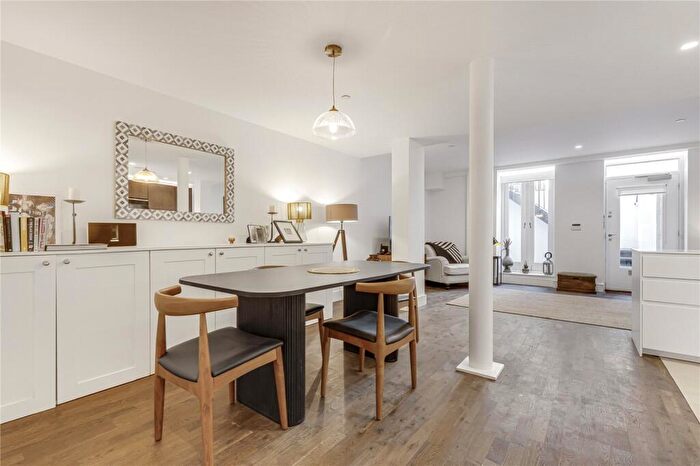 2 Bedroom Apartment For Sale In Alie Street, London, E1