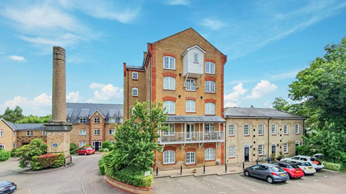 2 Bedroom Apartment To Rent In Sele Mill, Hertford, SG14