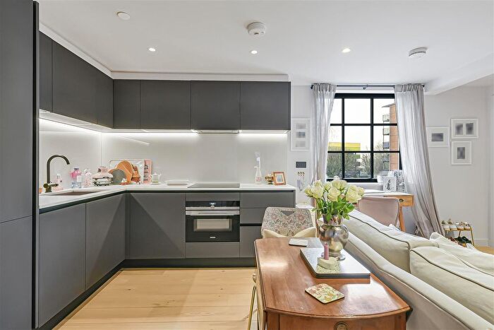 1 Bedroom Flat For Sale In Harrow Road, London, W9