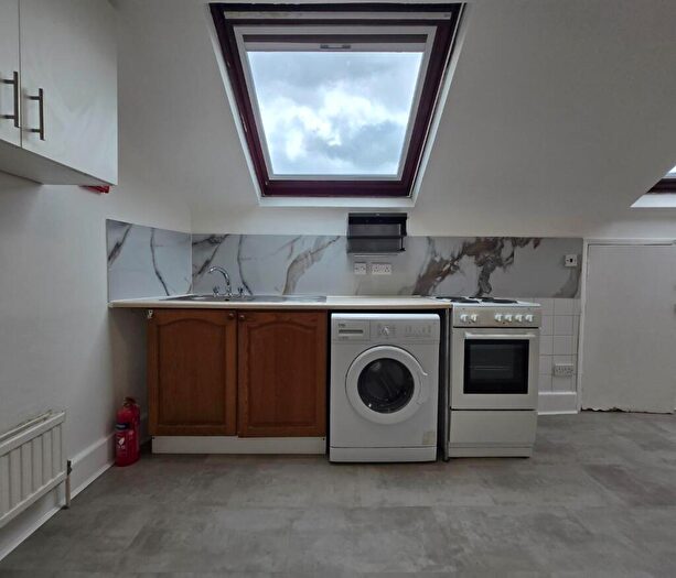 Studio To Rent In Upper Tollington Park, London, N4