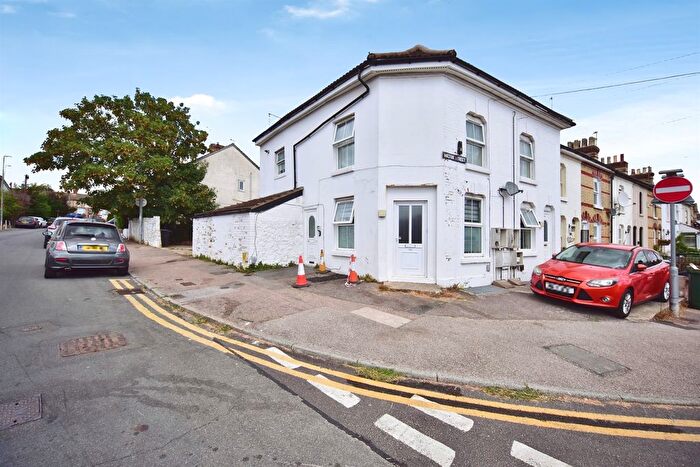 1 Bedroom Flat For Sale In Hackney Road, Maidstone, ME16