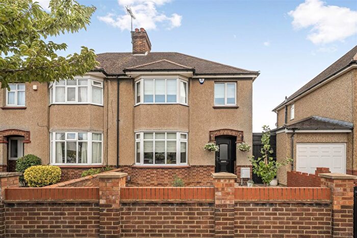 3 Bedroom Semi Detached House For Sale In Phillpotts Avenue, Bedford, MK40