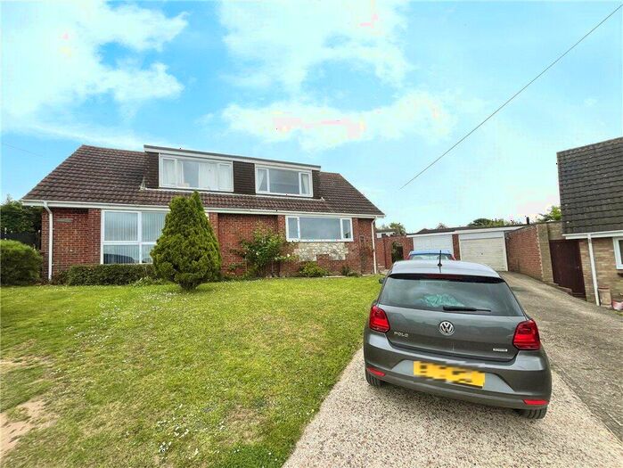 2 Bedroom Bungalow For Sale In Powell Close, Newport, Isle Of Wight, PO30
