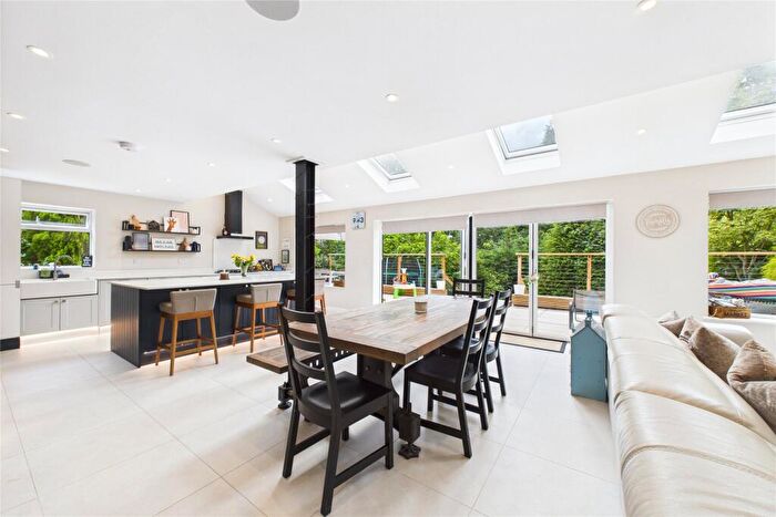 4 Bedroom Detached House To Rent In Forest End Road, Sandhurst, Berkshire, GU47