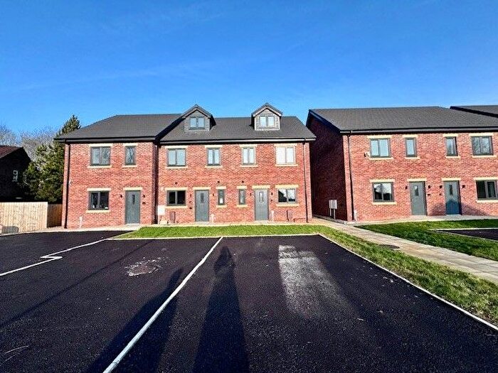 3 Bedroom Semi Detached House To Rent In Abraham Fold, Manchester, M38