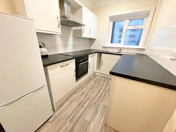 1 Bedroom Flat To Rent In Manor Road, Bournemouth, BH1