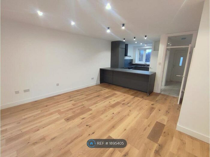 3 Bedroom Semi-Detached House To Rent In Dalton Street, Manchester, M40