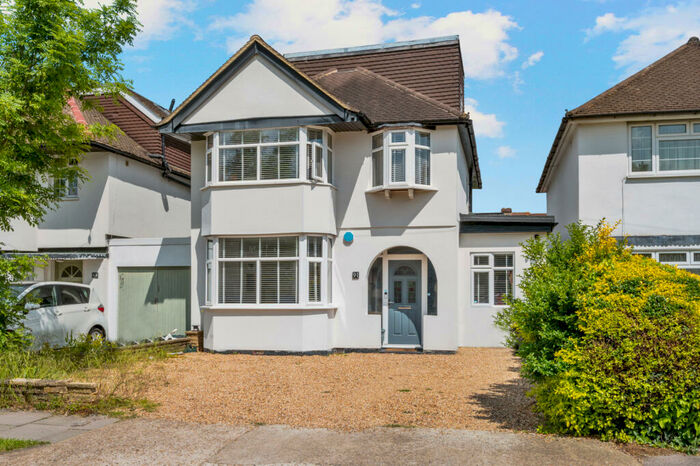 5 Bedroom Detached House To Rent In Manor Drive North, New Malden, KT3