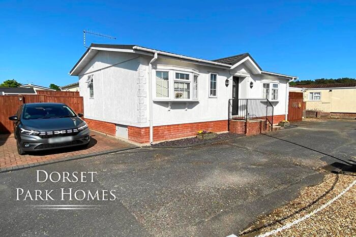 Park Home For Sale In Pinehurst Park, West Moors, West Moors, BH22