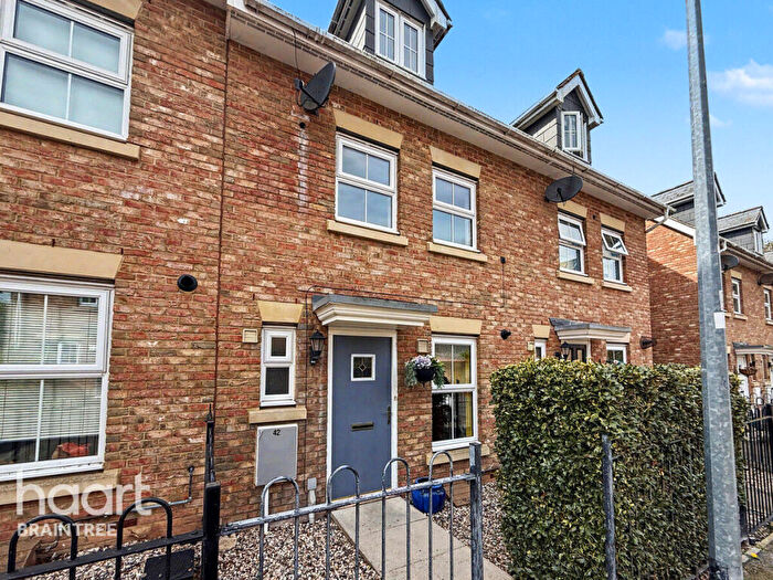 3 Bedroom Terraced House For Sale In Warley Close, Braintree, CM7