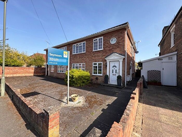 2 Bedroom Flat To Rent In Staines, Surrey, TW18