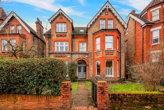 2 Bedroom Flat To Rent In Mowbray Road London, SE19