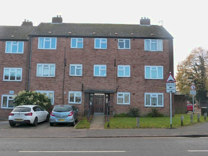 1 Bedroom Flat To Rent In Cadmore Lane, Cheshunt, Waltham Cross, EN8