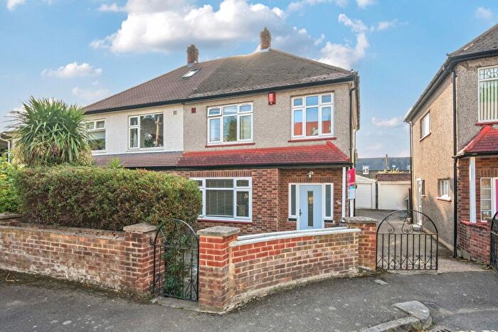 3 Bedroom Semi Detached House For Sale In Pelham Close, Grove Park, London, SE5