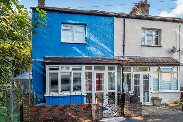 2 Bedroom End Of Terrace House For Sale In Pylbrook Road, Sutton, SM1