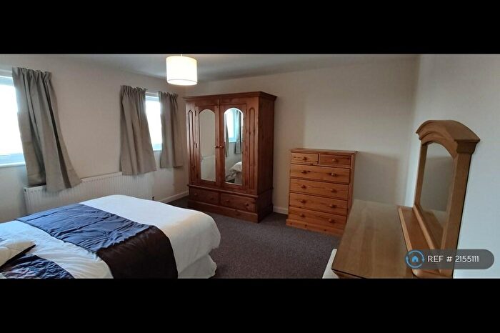 3 Bedroom Terraced House To Rent In Burbage Road, Swindon, SN2